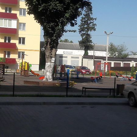 Apartments Koryatovichi Street Kam'janec'-Podil's'kyj Esterno foto