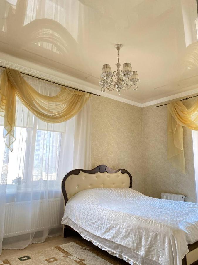 Apartments Koryatovichi Street Kam'janec'-Podil's'kyj Esterno foto