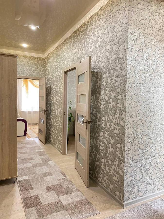 Apartments Koryatovichi Street Kam'janec'-Podil's'kyj Esterno foto