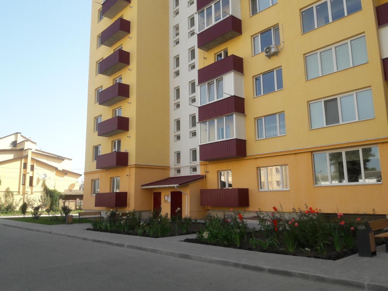 Apartments Koryatovichi Street Kam'janec'-Podil's'kyj Esterno foto